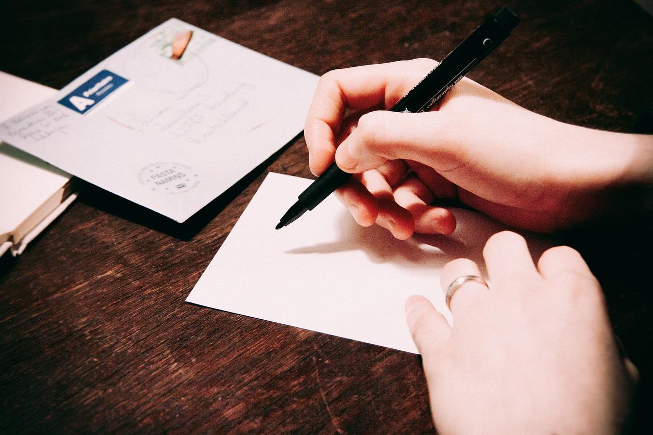 How do I write a letter to an HOA board? 
