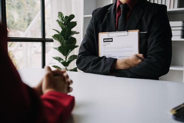 How do you write a summary for an interview? 