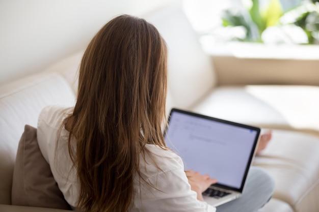 How do you write an email asking for participation? 