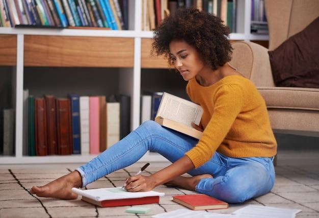 How would you describe a hardworking student? 