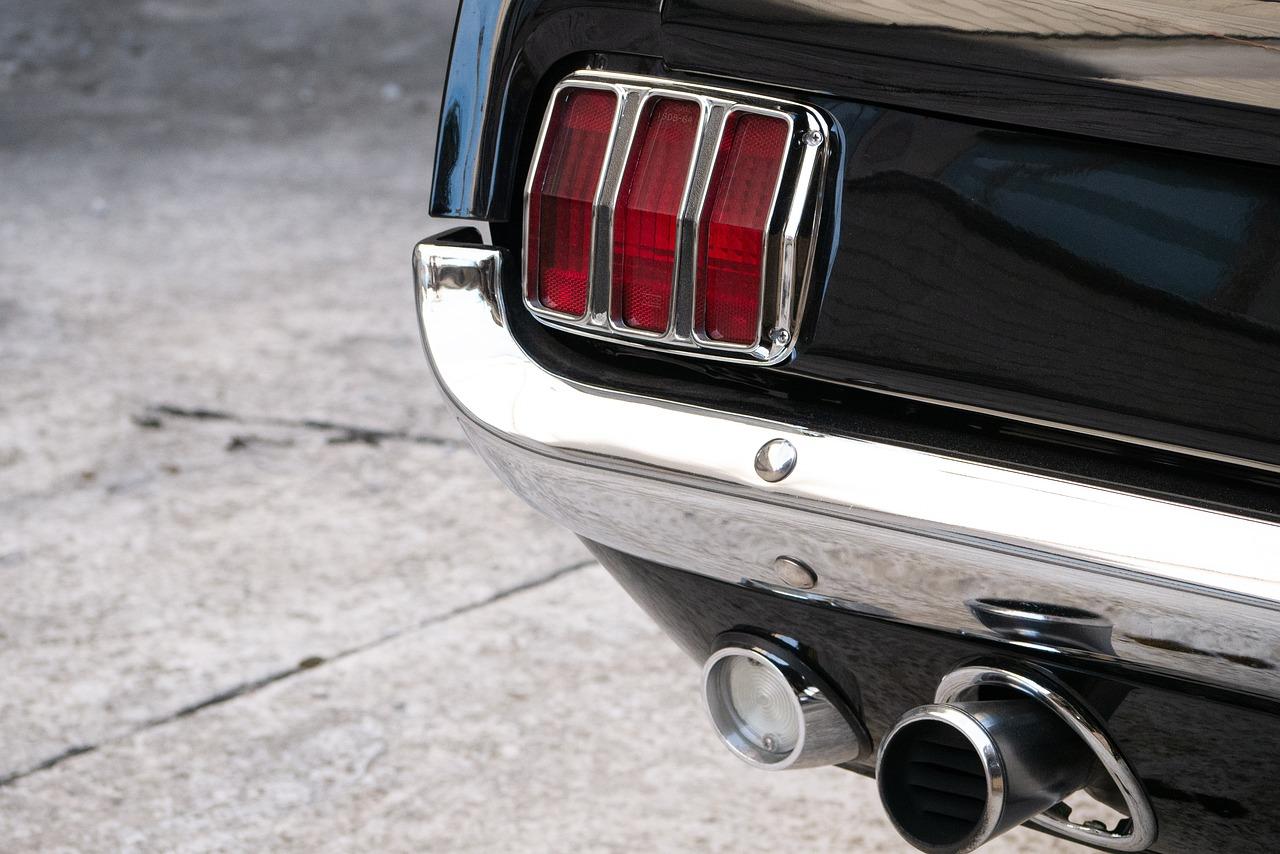 Are mustangs rear wheel drive