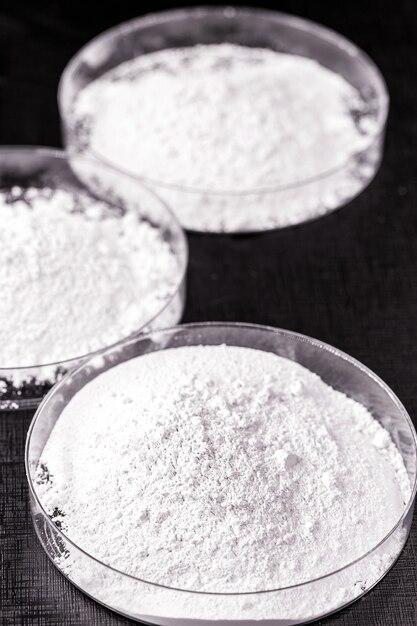 Is calcium carbonate a ionic compound? 