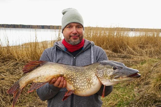 Is fall a good time for pike fishing? 