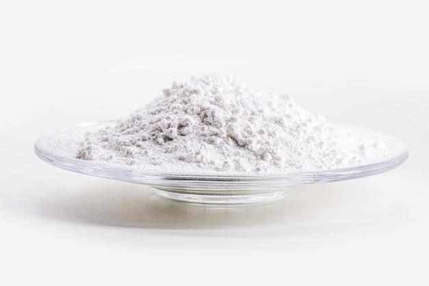 Is flour a liquid or a solid? 