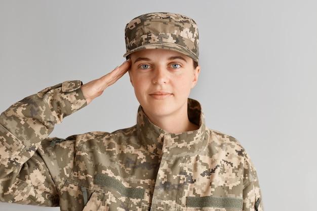 Is it OK to salute with your left hand? 