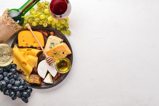 Is it OK to eat grapes if some are moldy? 
