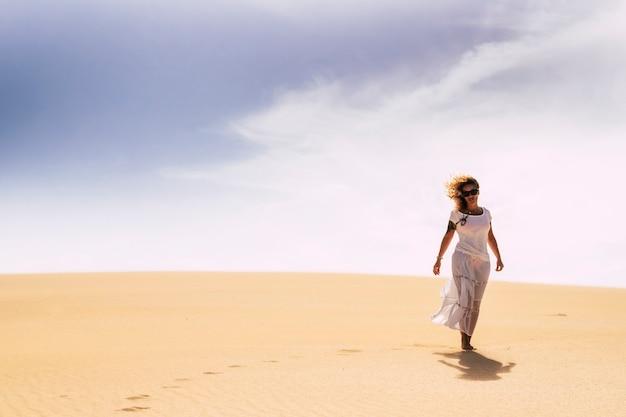 How do humans adapt to live in the desert? 