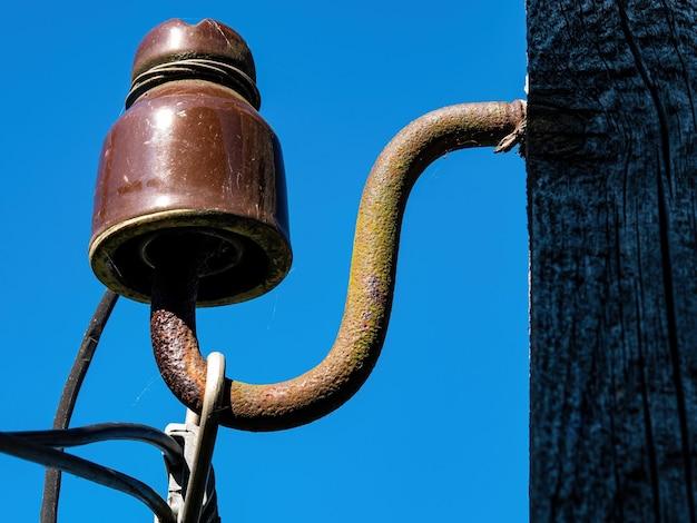 Is Metal a good insulator? 