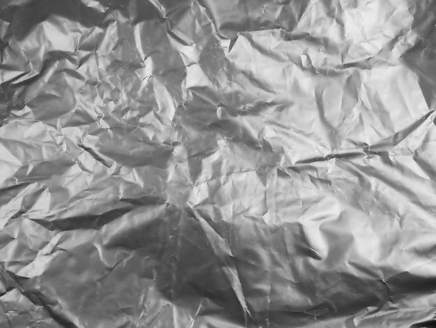 What is the advantage of using wet mount? 