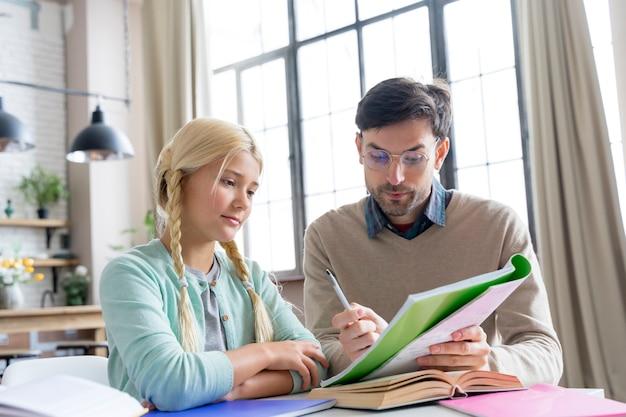 What are the benefits of being a tutor? 