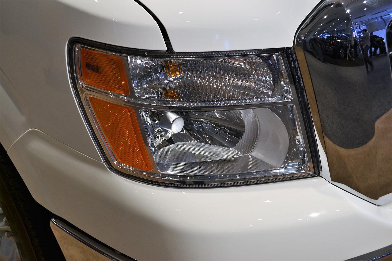 What type of gas does a Lincoln Navigator use? 