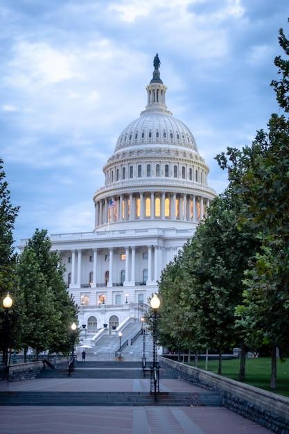Which is correct Washington DC or DC? 