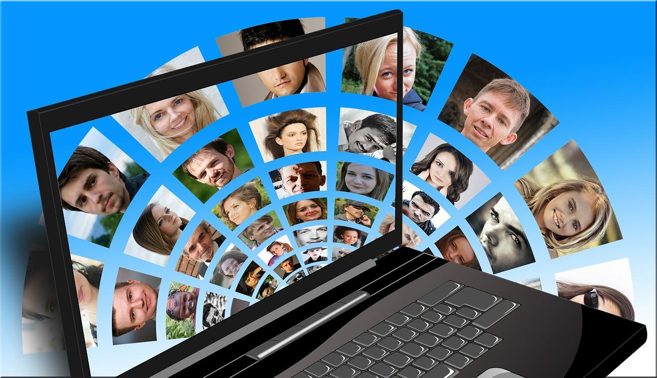 What are the disadvantages of social media? 