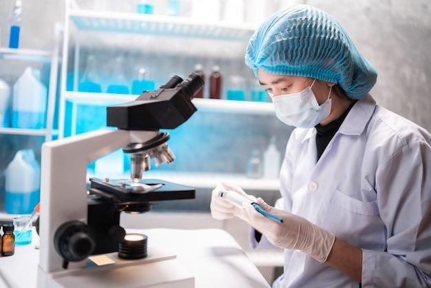 What is the first step in conducting an experiment? 