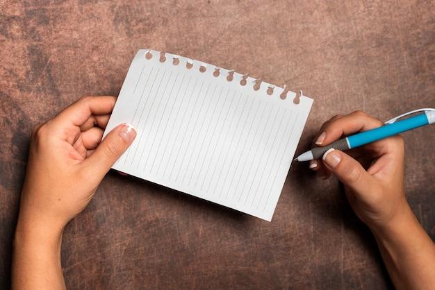 What is the importance of using visual aids? 