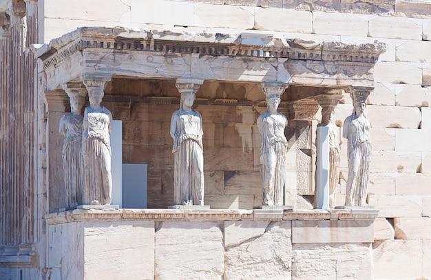 What are some major architectural features of the Parthenon? 