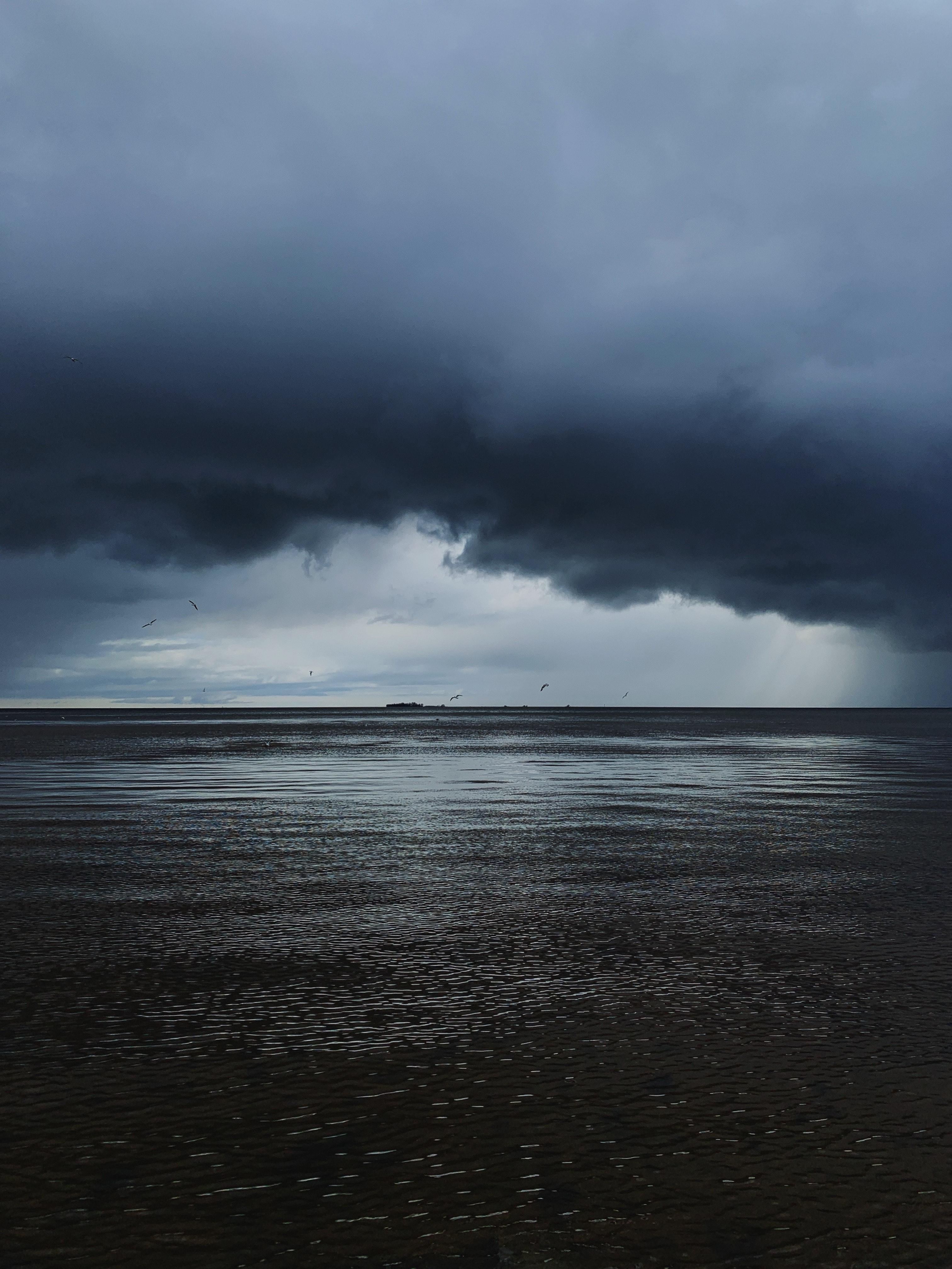 What is the meaning of cloudy weather? 