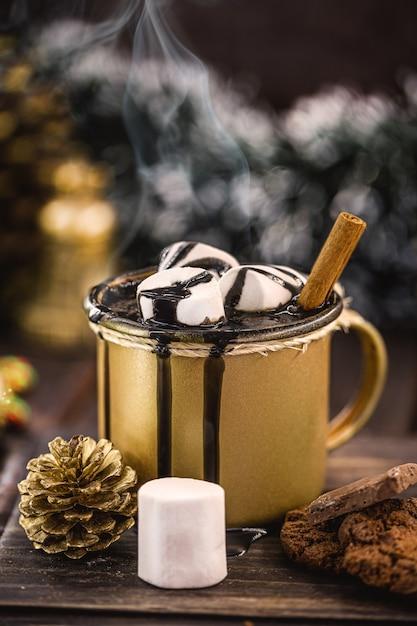 What temp should milk be for hot chocolate? 