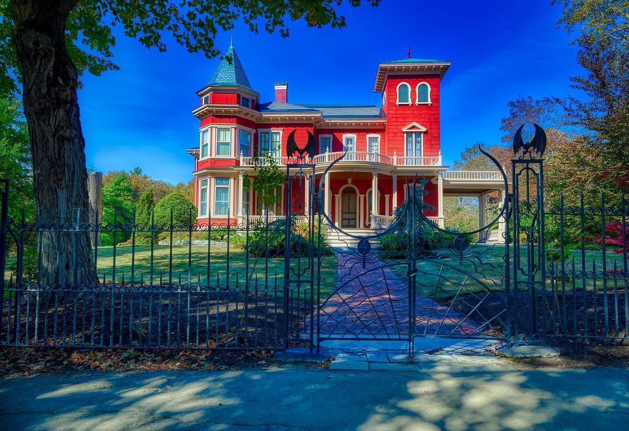 What is the purpose of On Writing by Stephen King? 