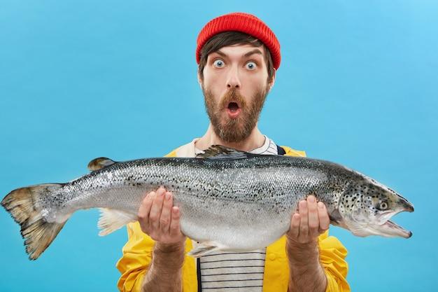 What is the largest pike ever caught in the UK? 
