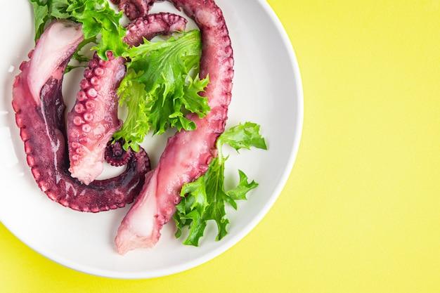 What is the rule for handling ready to eat foods? 