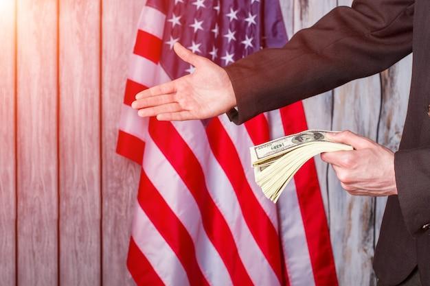 What are the similarities and differences between the three branches of government? 