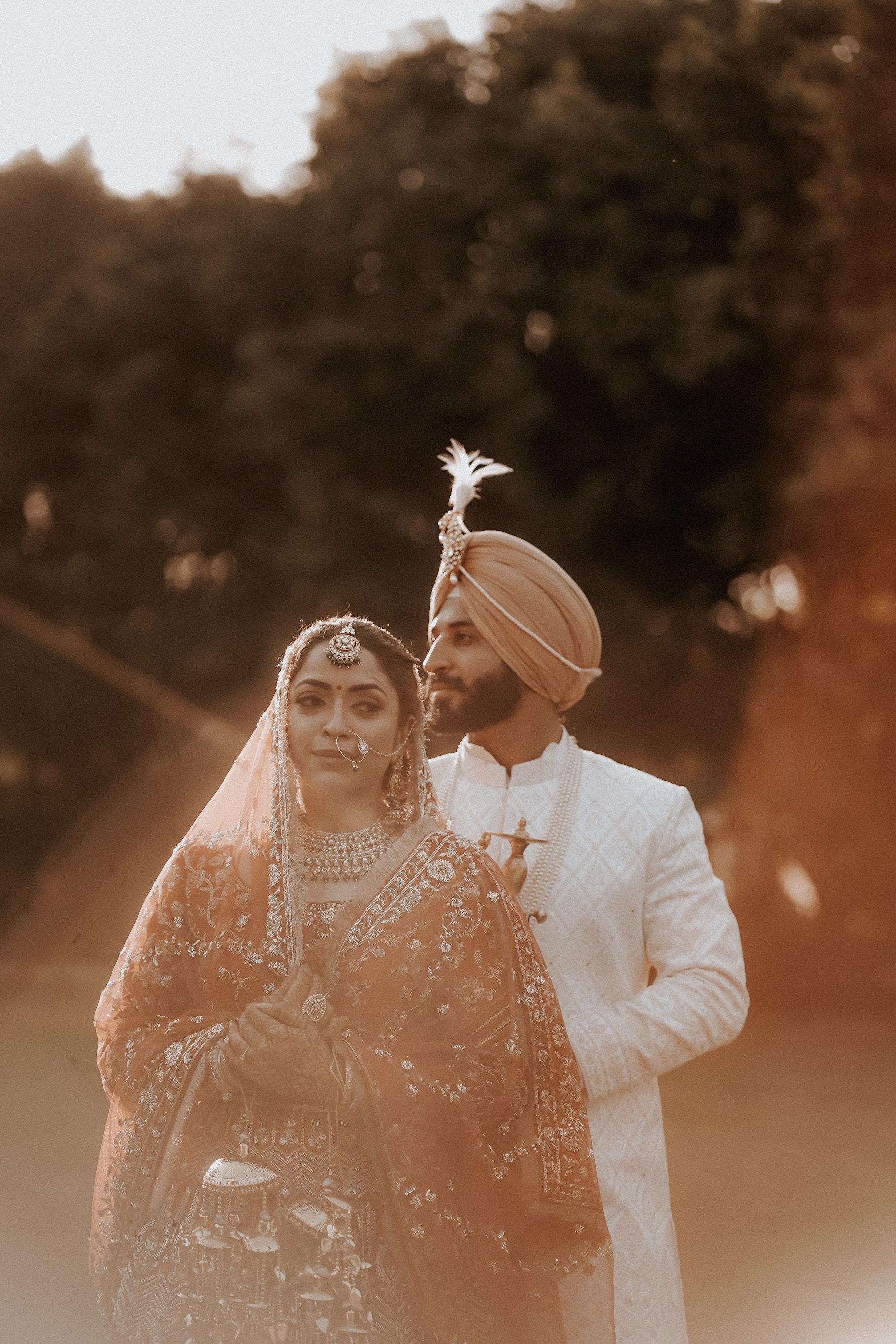 What is the difference between traditional marriage and modern marriage? 