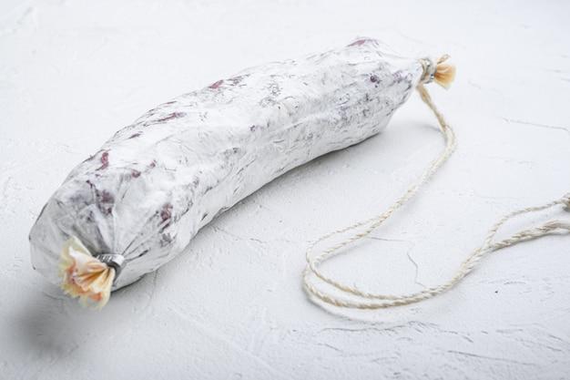What is uncured beef sausage? 