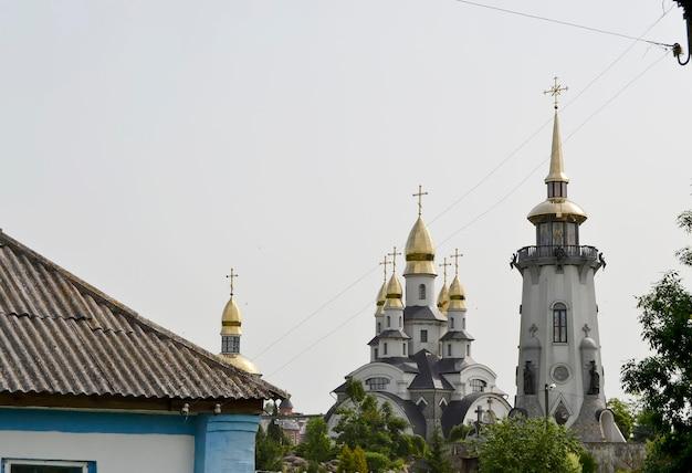 What are the major differences between Eastern Orthodox and Western Christianity? 