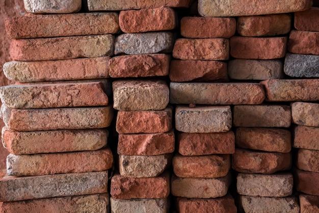 How do you waterproof mud bricks? 