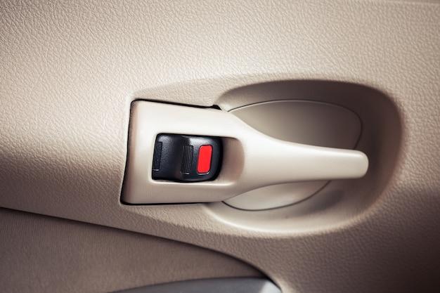 How do you remove the rear door panel on a Jeep Liberty? 