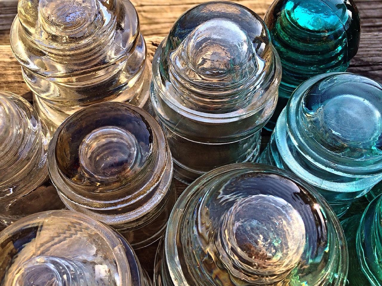 What are some examples of good insulators? 