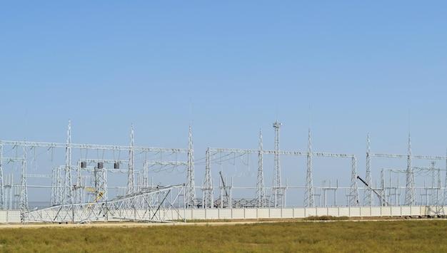 What are some poor insulators? 