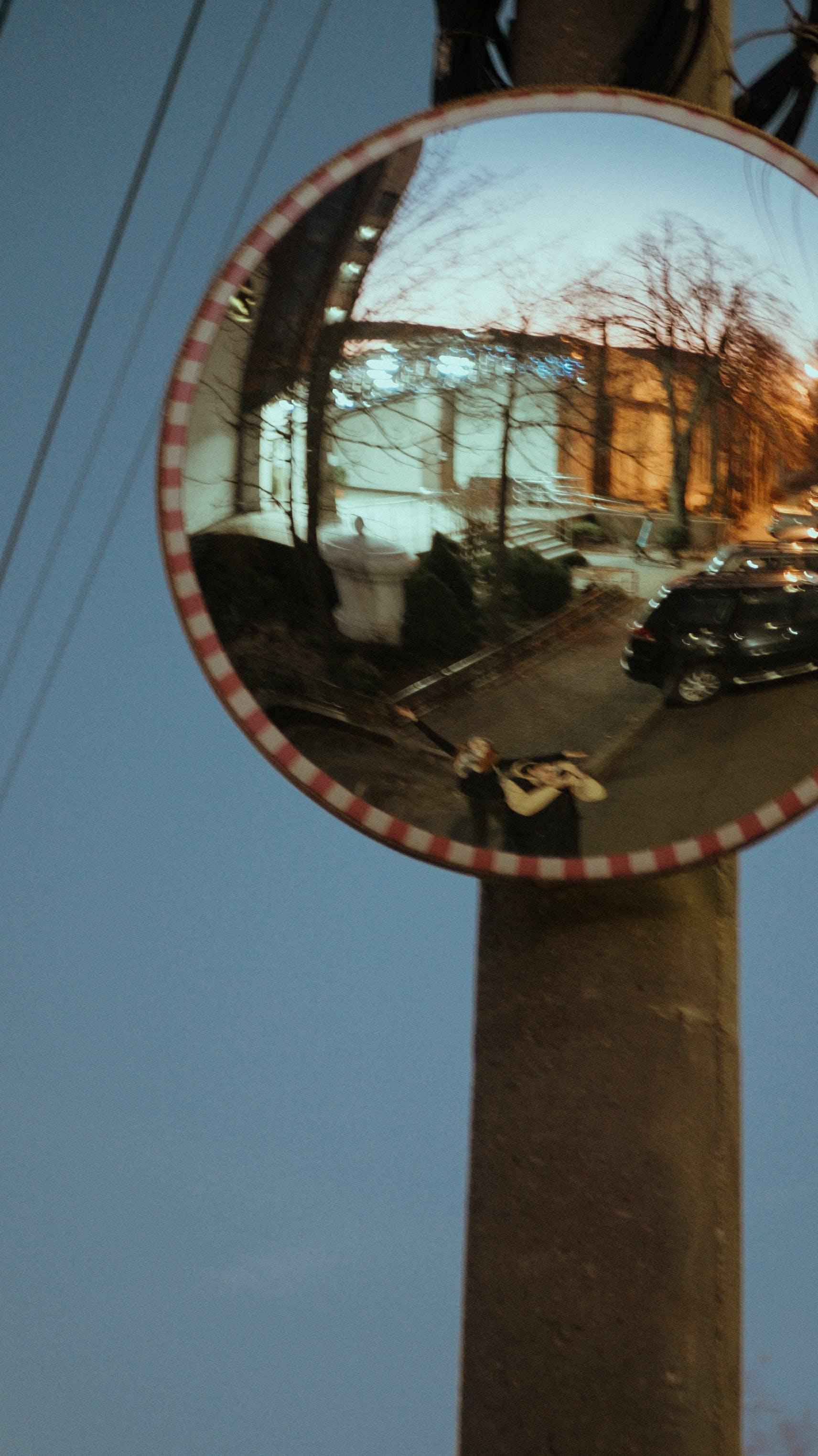 What are the examples of convex mirror? 