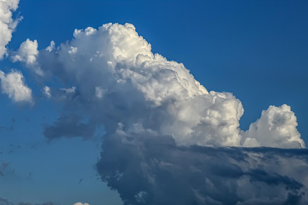 What clouds are called thunderheads? 