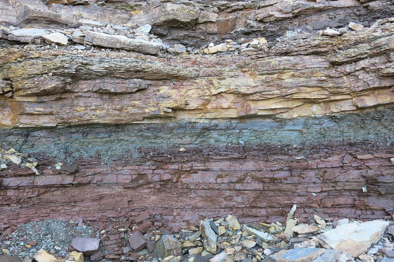 What controls how much sediment a river can carry? 