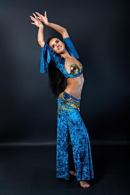 What does a belly dancer wear? 