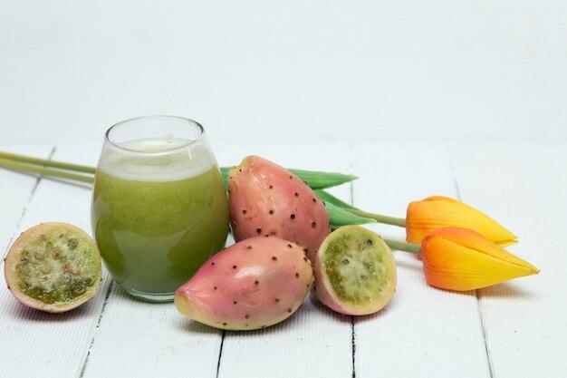 What does cactus juice taste? 