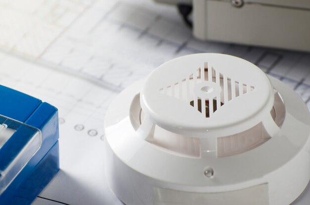 What gauge wire is used for smoke detectors? 