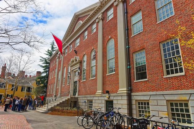 What GPA do you need for Harvard Graduate School? 