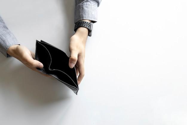 What happens if you cut off a GPS ankle monitor? 