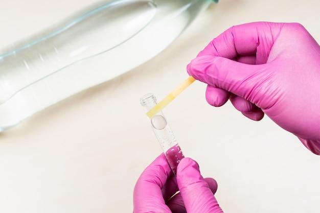 What happens to red and blue litmus paper in neutral solution? 