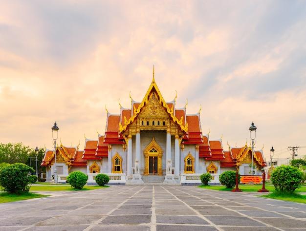 What happens when you get hit in the temple hard? 