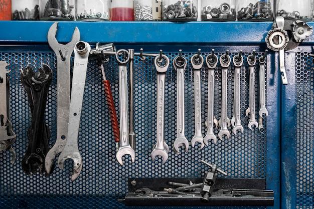 What is a 14mm wrench in inches? 