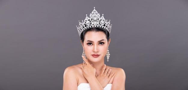 What is a beauty pageant? 