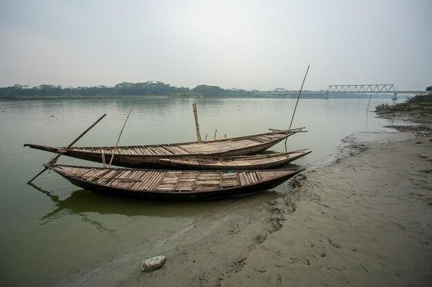What is a boat with three holes called? 