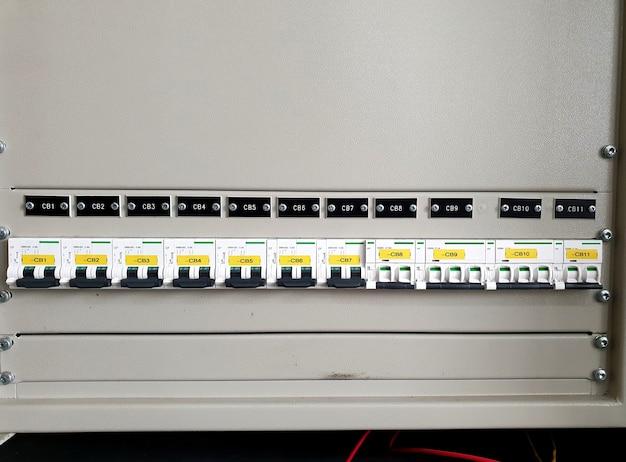 What is lockout of SF6 circuit breaker? 