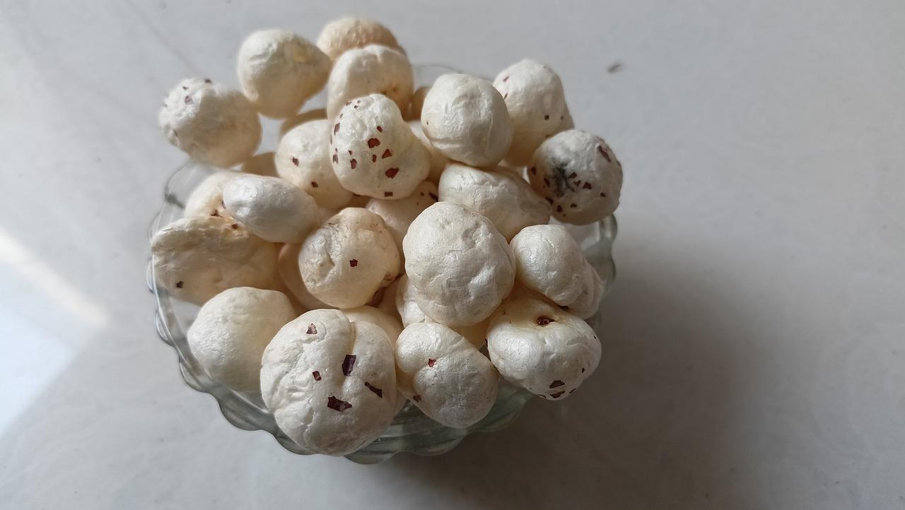 What is mean by Makhana in Telugu? 