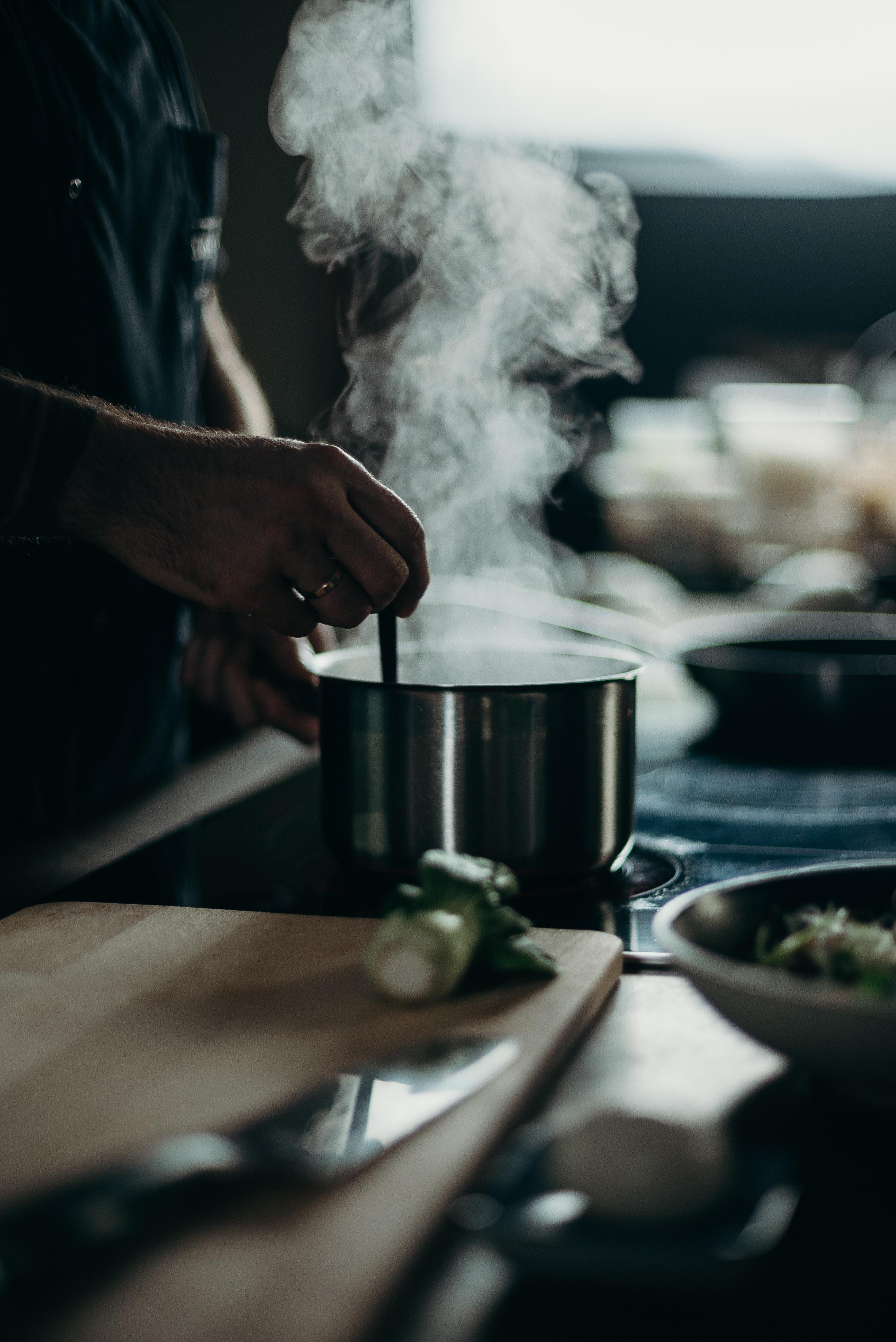 What is the boiling point of water at 10 psi? 