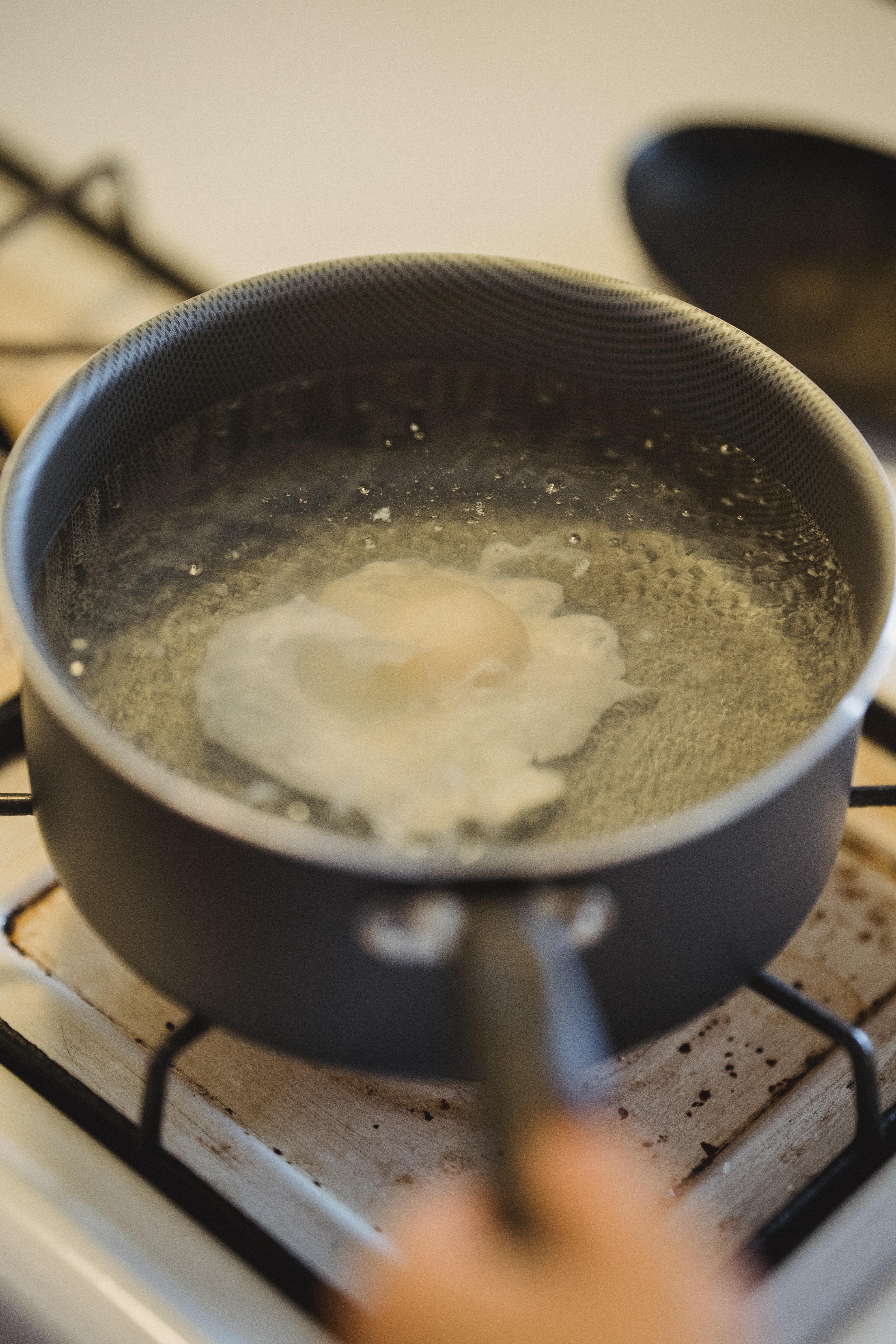 What is the boiling point of water at 10 psi? 